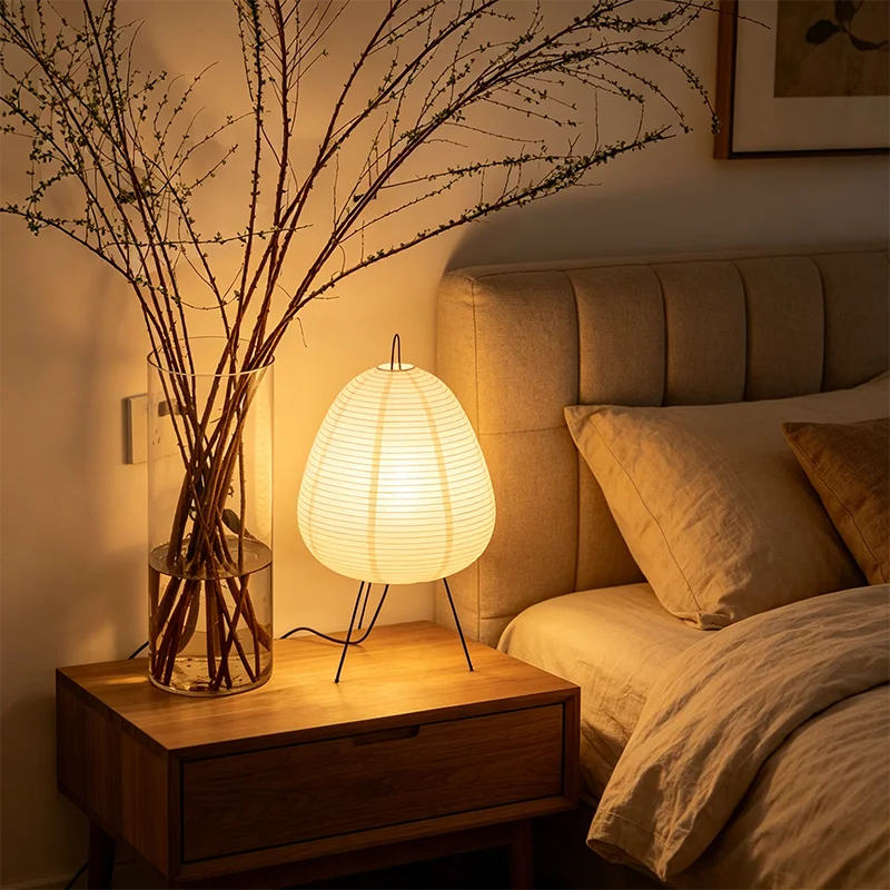 Lampe de bureau LED en papier de riz sur trépied en métal