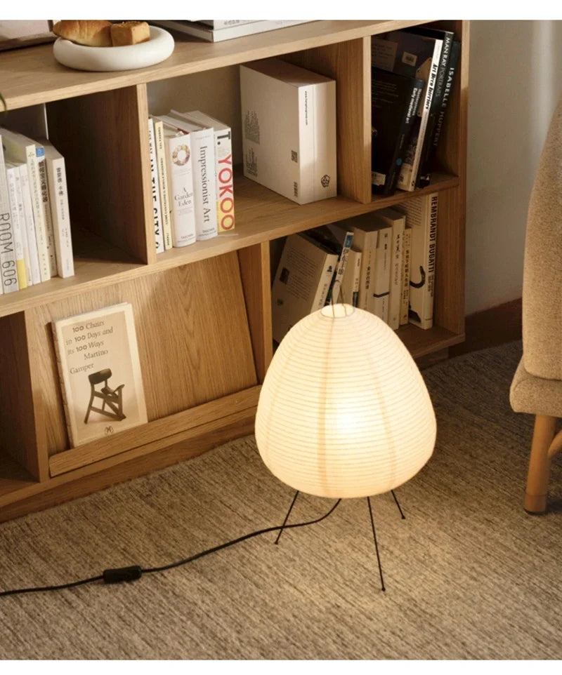 Lampe de bureau LED en papier de riz sur trépied en métal