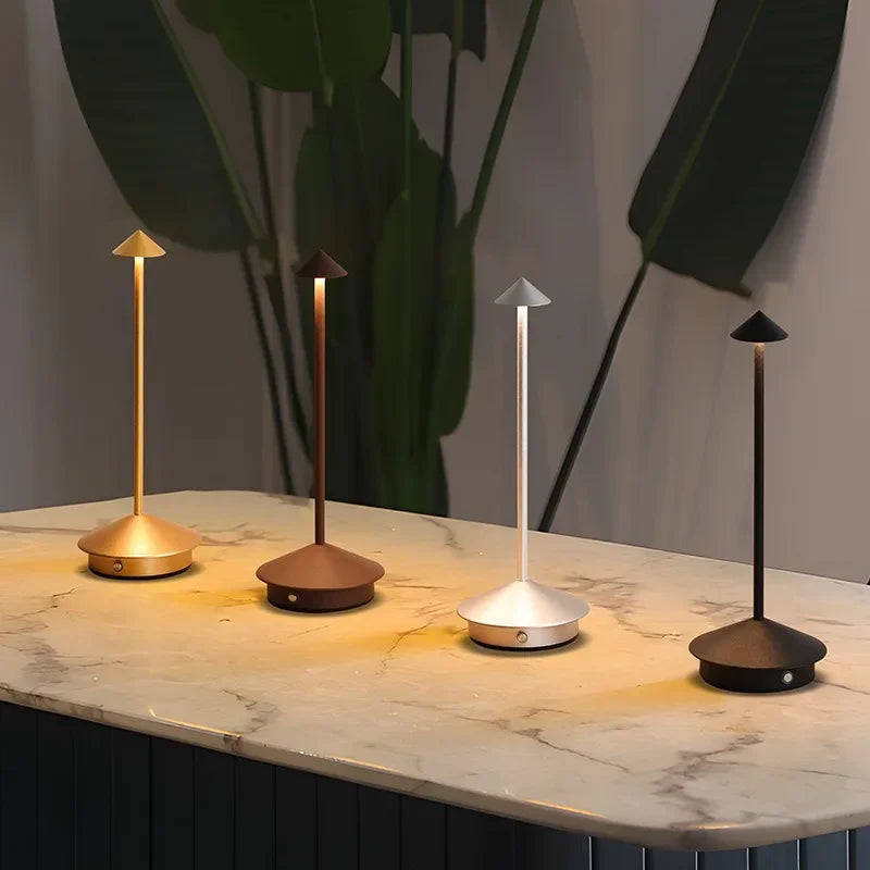 Lampe de bureau sans fil en métal à chapeau conique, rechargeable