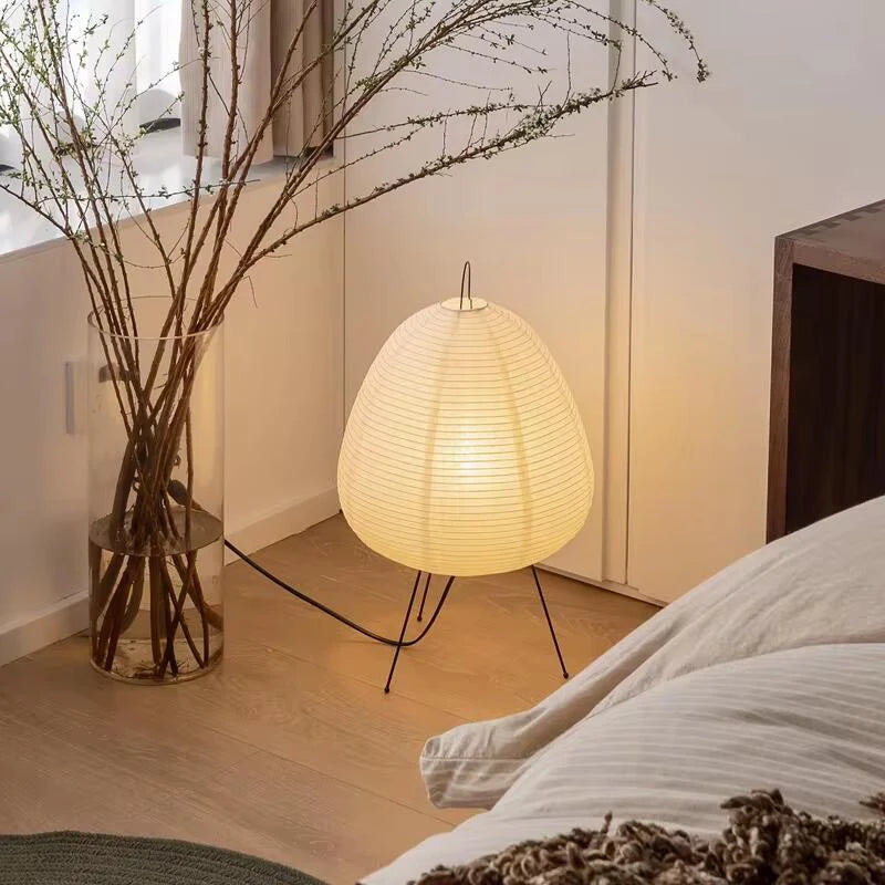 Lampe de bureau LED en papier de riz sur trépied en métal